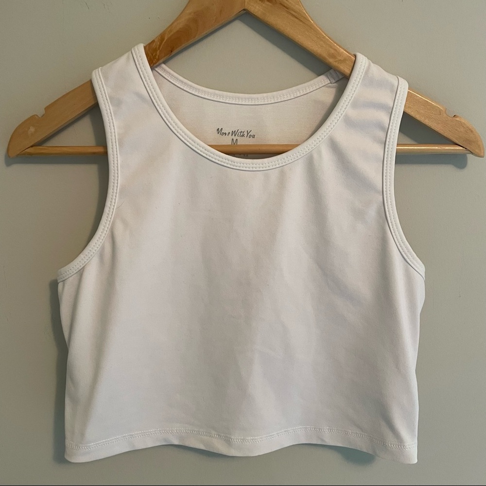 • athletic crop top •